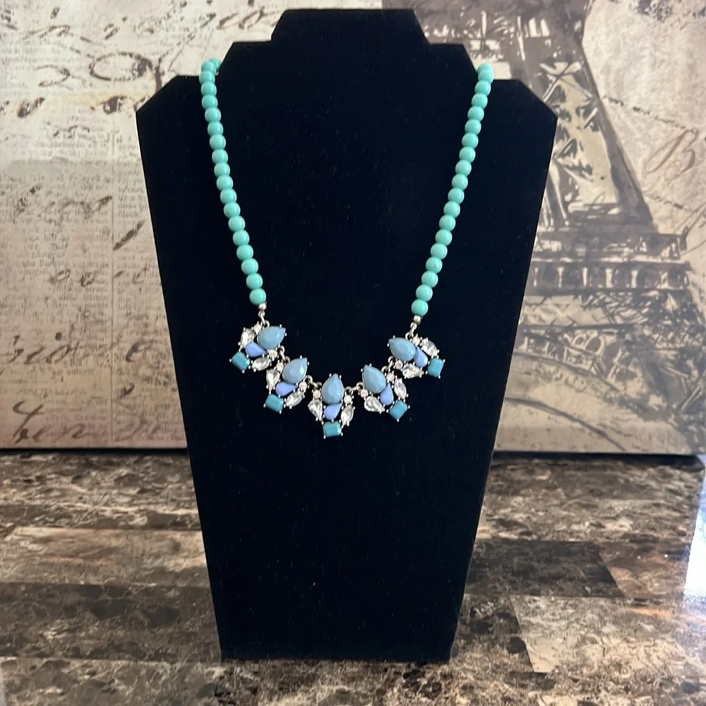 Blue Turquoise Beaded Necklace with Floral Centerpiece EUC